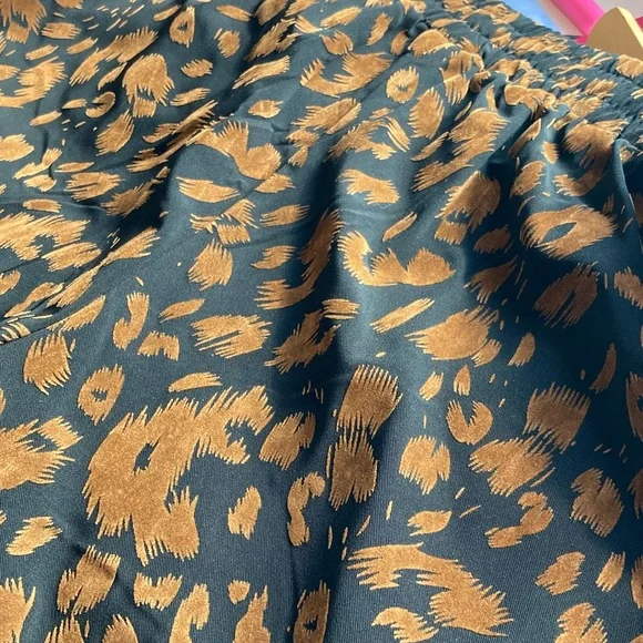 Leopard Print Pants - Picture 4 of 5